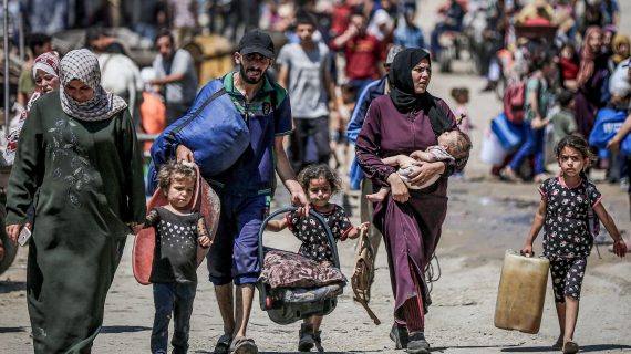Tak Ada Tempat Aman di Gaza: Mengungsi Berkali-kali Demi Bertahan Hidup