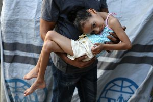 Bocah Gaza Ini Tak Lagi Bisa Duduk Tegak, Sila Butuh Perawatan Mendesak